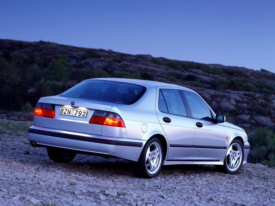  Saab 9-5 Aero Sedan 1999 года  (фото 17 из 31)